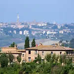 Podere Vesta Hotel *