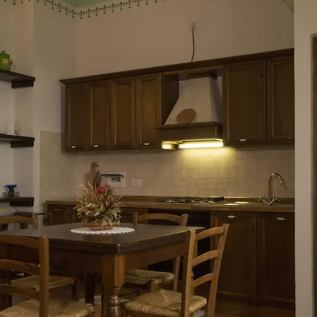 Podere Vesta Hotel *