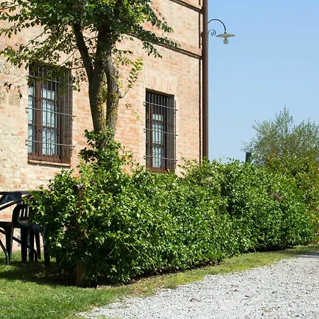 Podere Vesta Hotel *