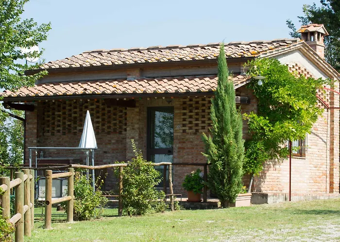 Podere Vesta Hotel *